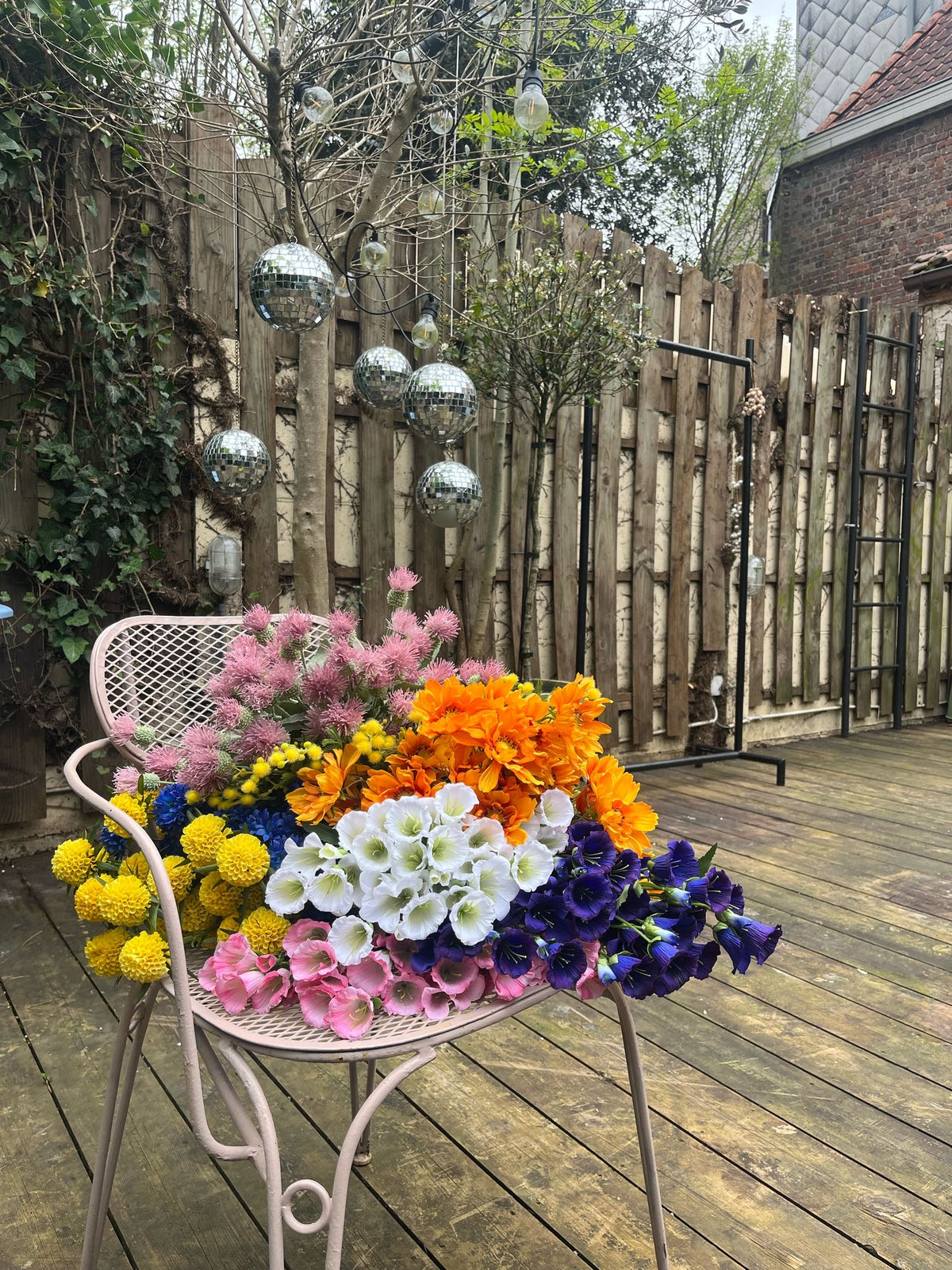 flowers &amp; friends -  A+M FOREVER FLOWER styling sessions