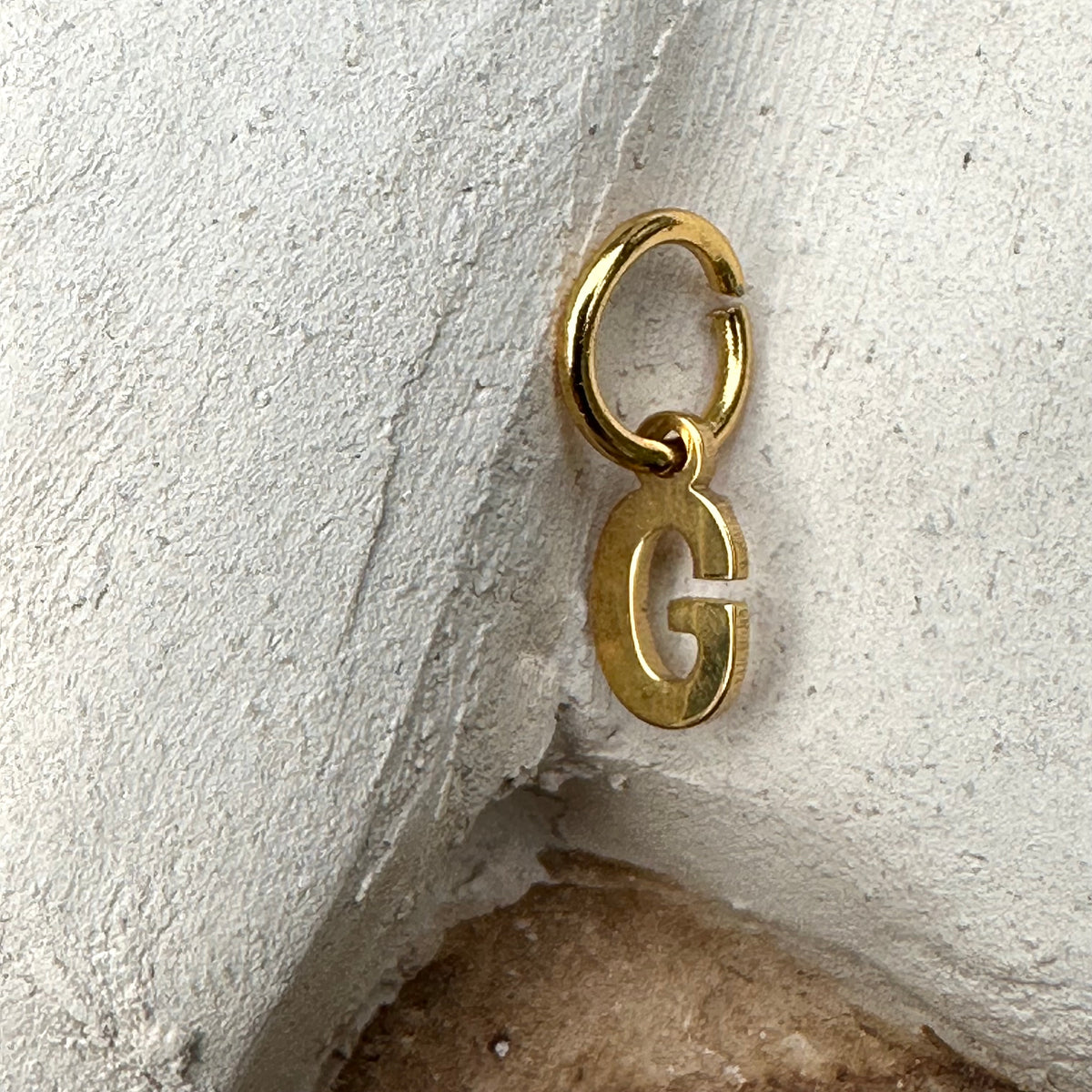 Initial charm-gold