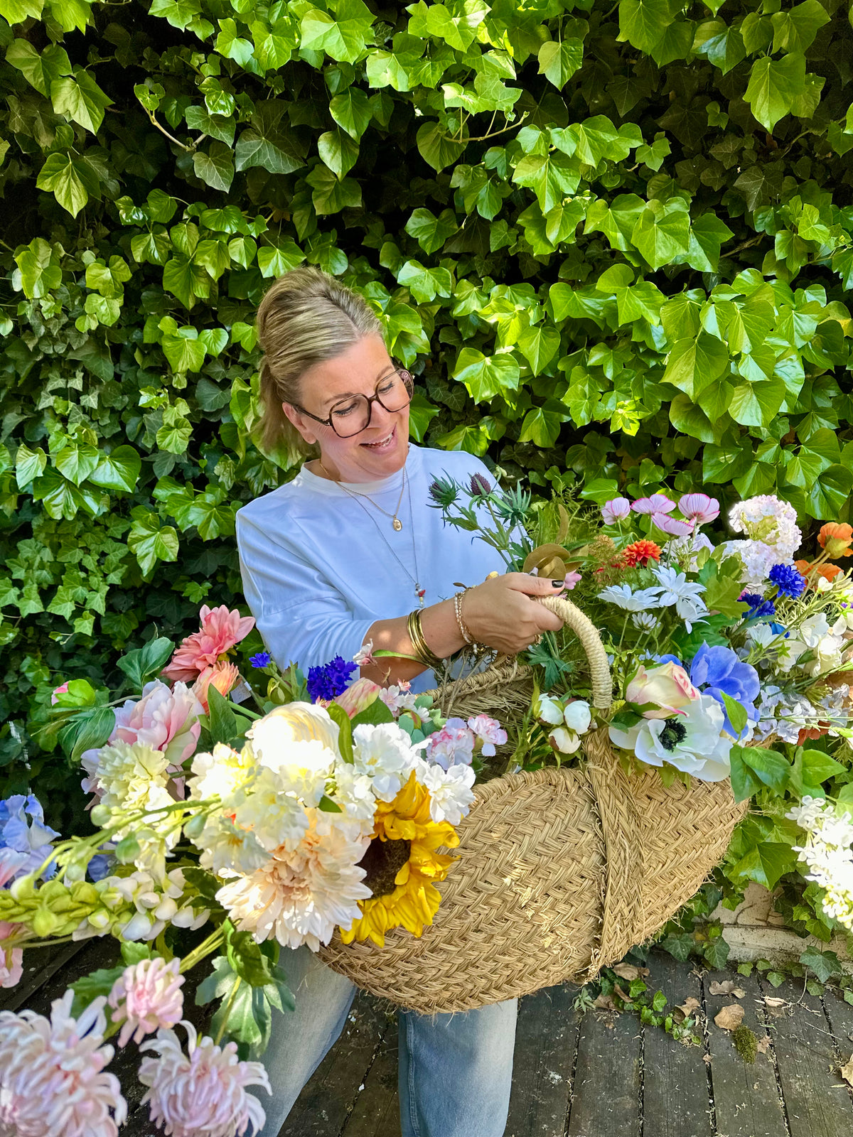 flowers &amp; friends -  A+M FOREVER FLOWER styling sessions