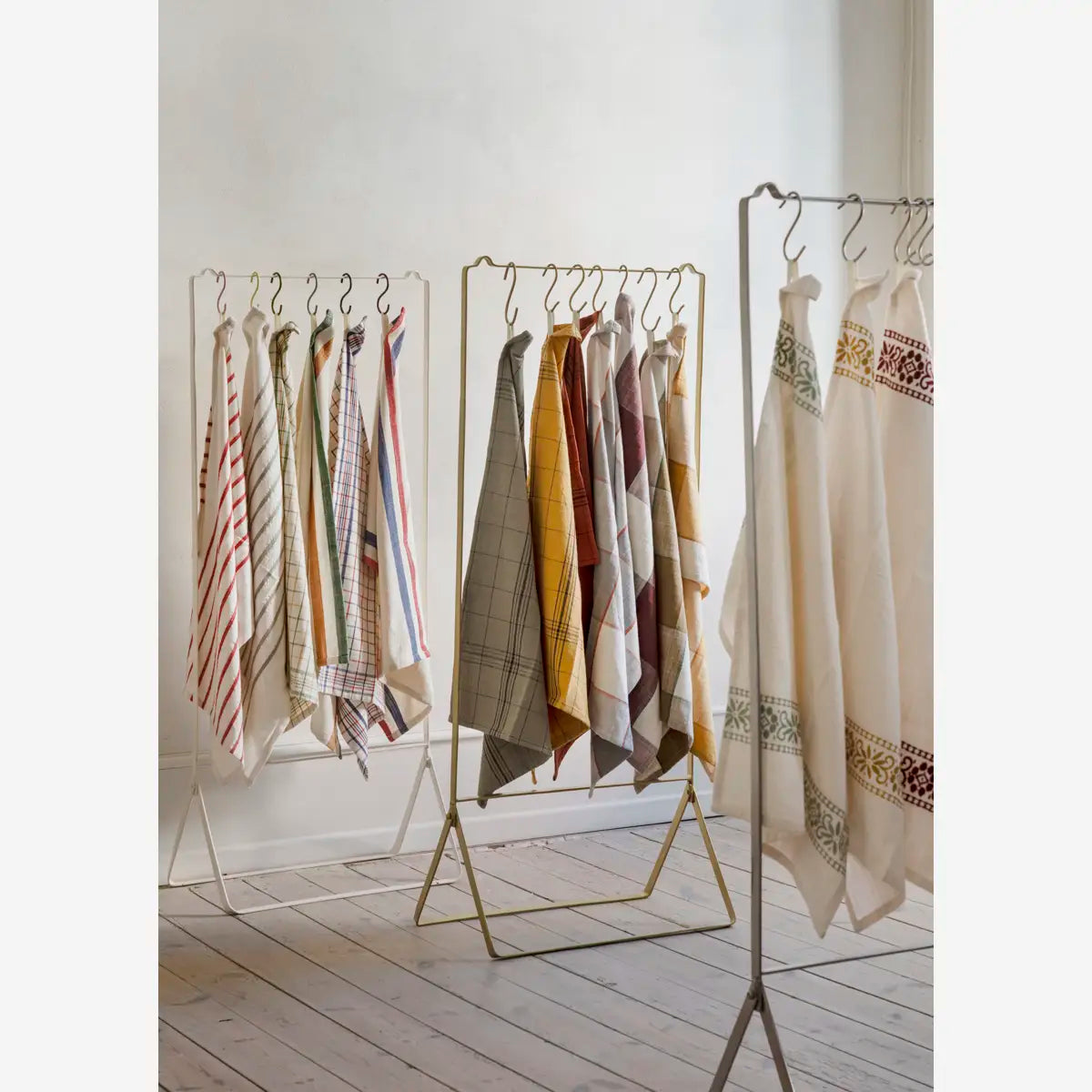 Striped kitchen towel red