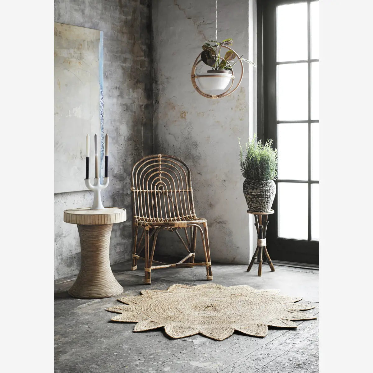 Stoneware candle holder trident