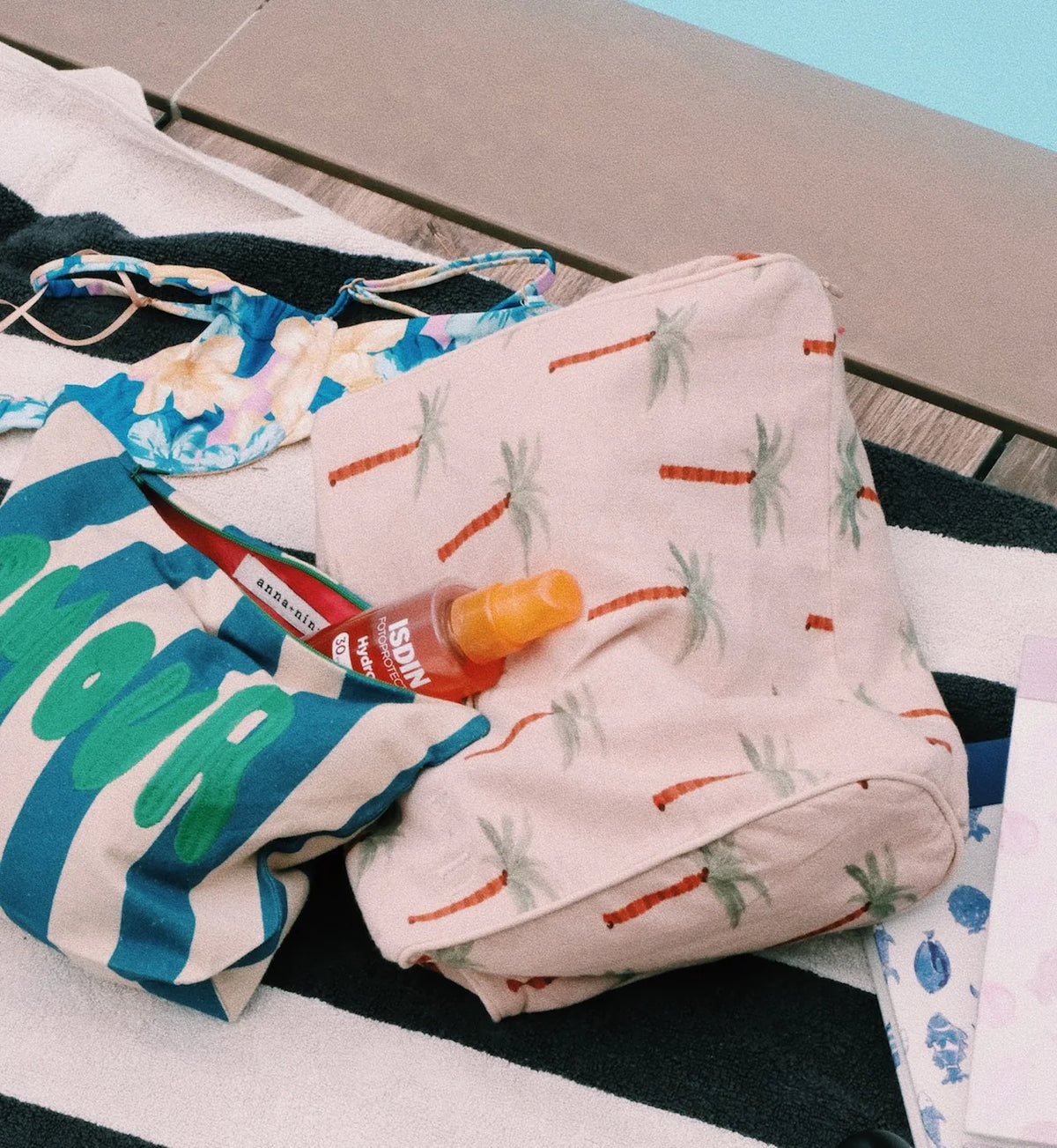 Les Palmiers Washbag