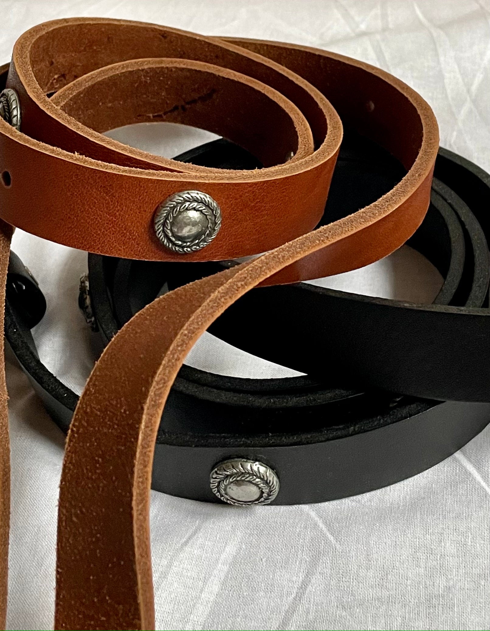Devotion leather belt with silver medaillons