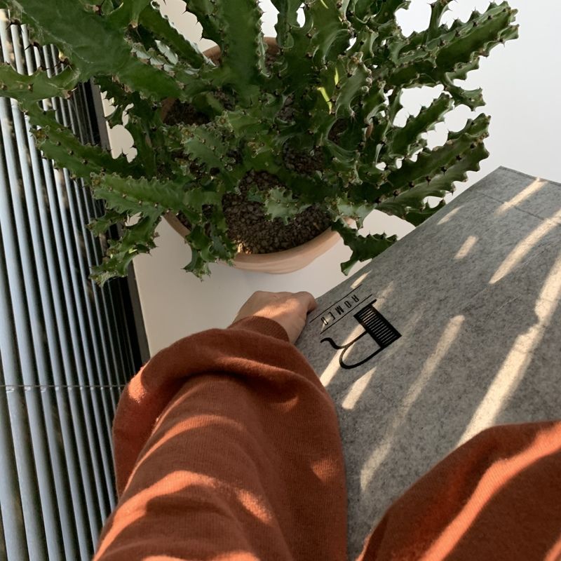 gepersonaliseerde-laptoptas-grijze-vilt